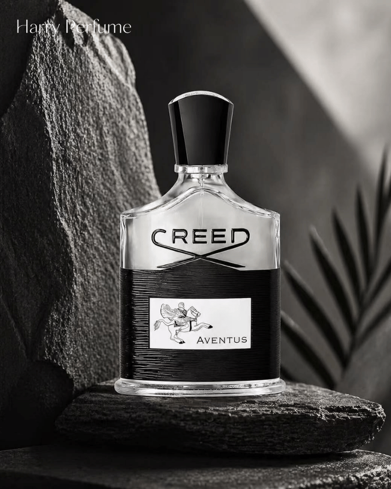 Creed Aventus EDP tỏa hương trung bình đến khá, nổi bật ban đầu rồi dịu dần, phù hợp công sở.