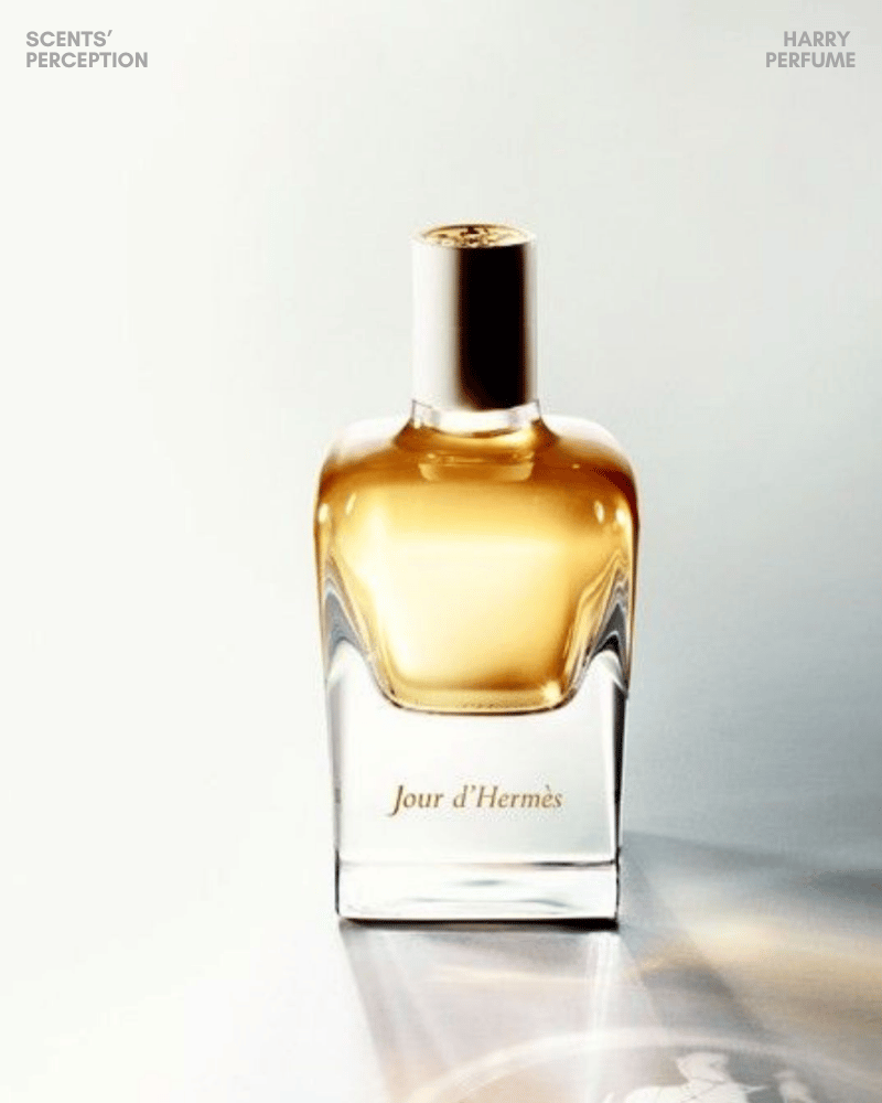 Jour d’Hermès kết hợp gardenia creamy và sweet pea thanh thoát, tạo hương floral nữ tính, tinh tế, trang nhã.