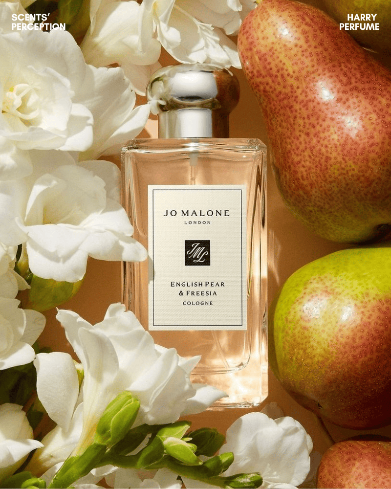 Jo Malone English Pear & Freesia mang hương lê tươi, hoa thanh lịch, nhẹ nhàng, tinh tế, dễ dùng cho mùa hè