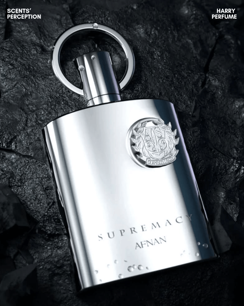 Afnan Supremacy Silver kết hợp pineapple, apple, birch và musk, tạo phong cách fruity-woody nam tính, trưởng thành và smoky.
