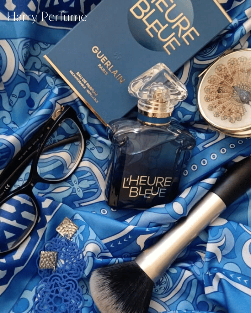 L’Heure Bleue cuốn hút nhờ anise lạnh, carnation cay, iris violet phấn mịn và vanilla ấm, chiều sâu cổ điển.