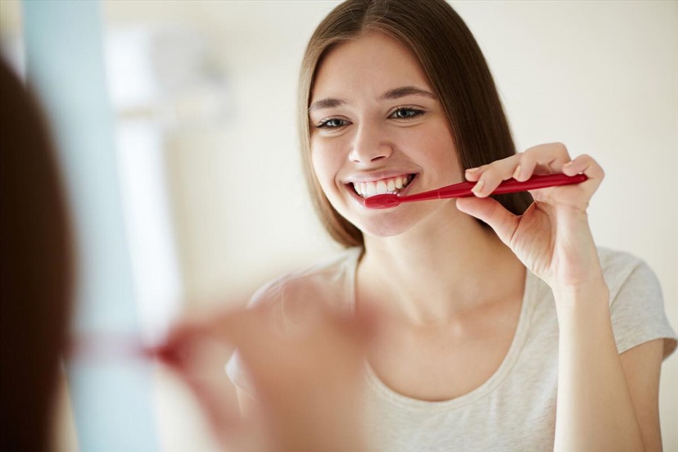 Chăm sóc răng miệng đúng cách – Nền tảng quan trọng để bảo vệ sức khỏe răng hàm mặt