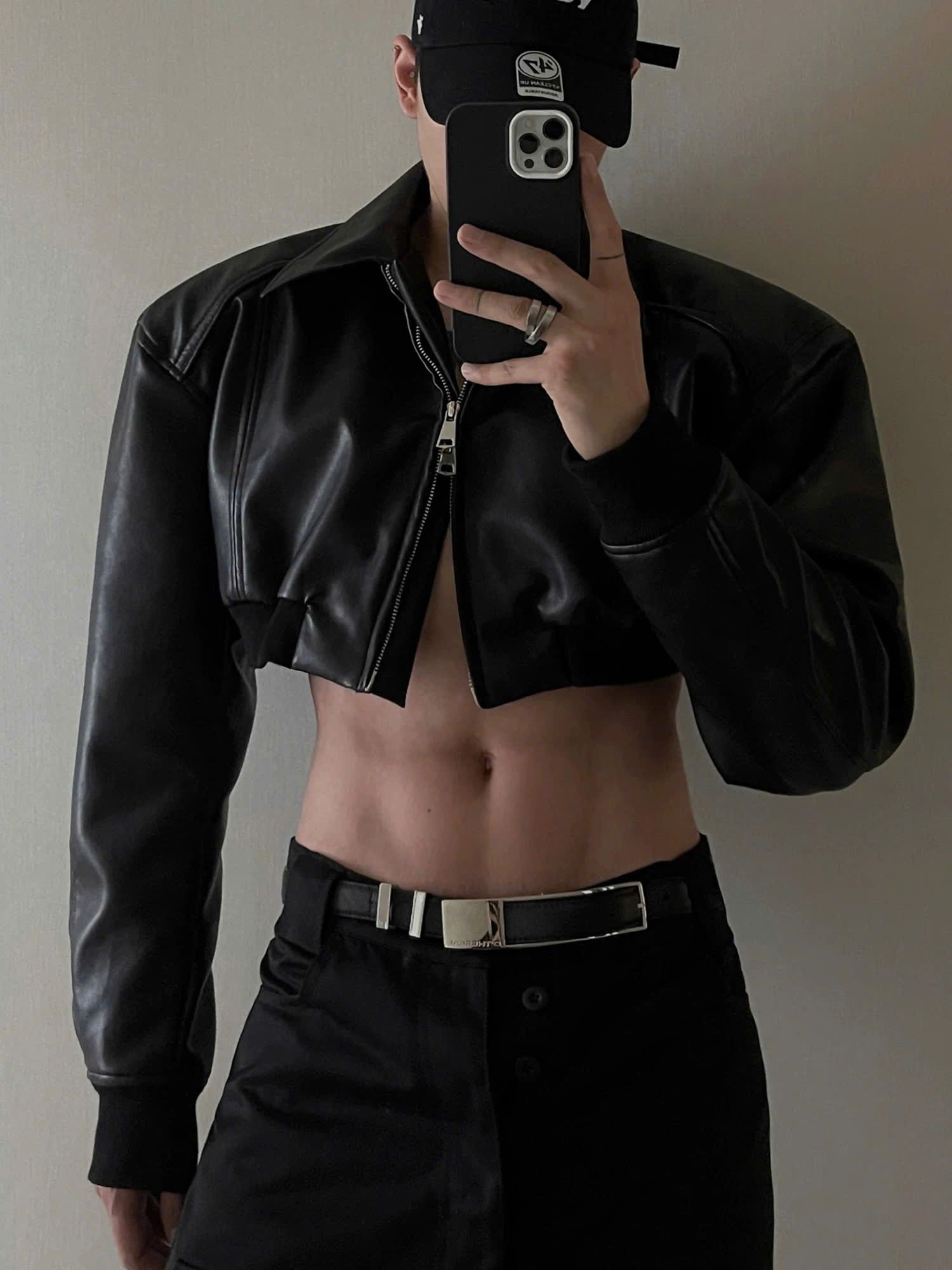 Áo Khoác Croptop Chất Liệu Da
