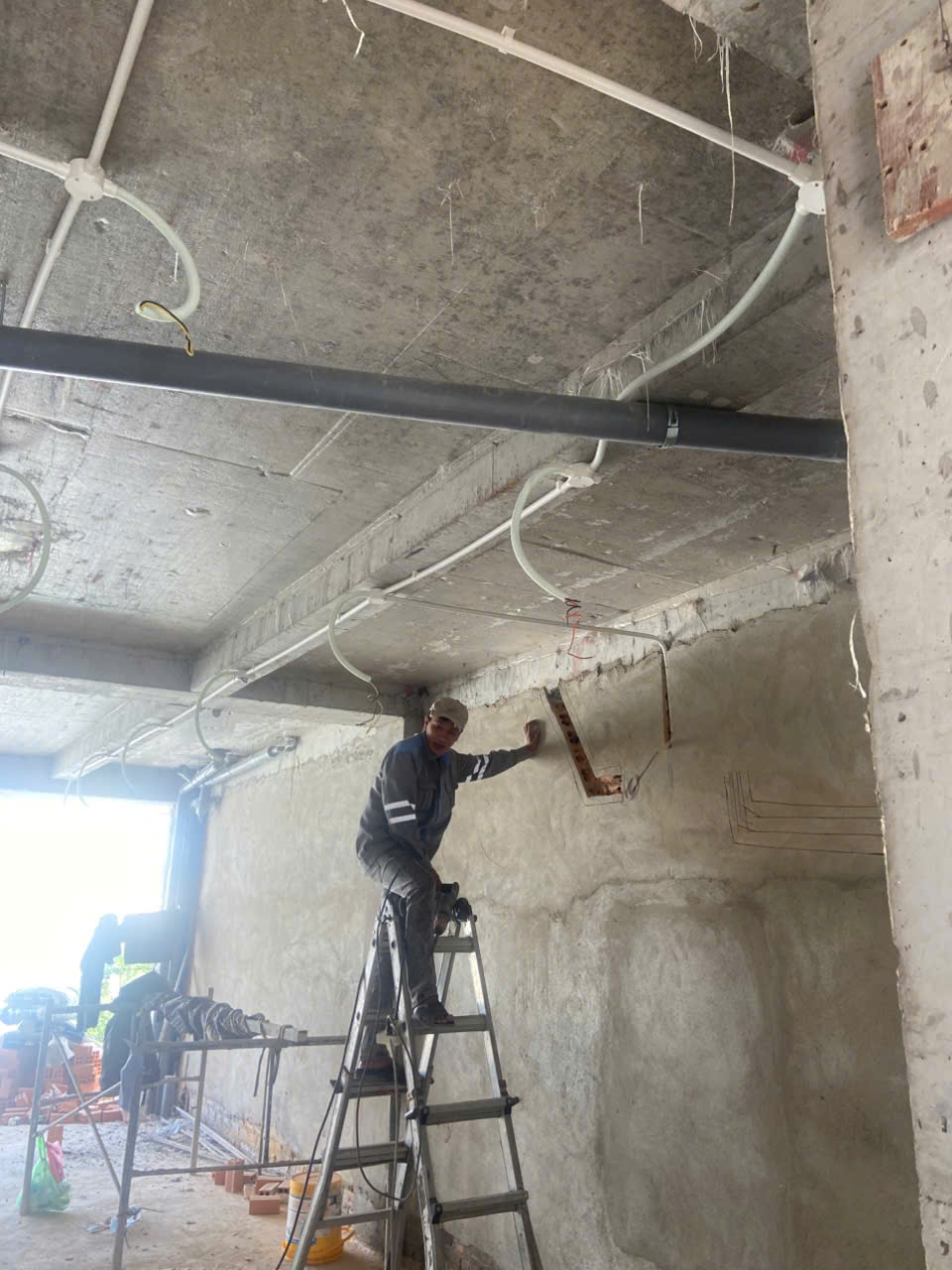 Việt Tiên Phong Khảo Sát Công Trình Thực Tế Tại TP.HCM – Đảm Bảo Tiến Độ & Chất Lượng Thi Công Ống Đồng Âm Tường