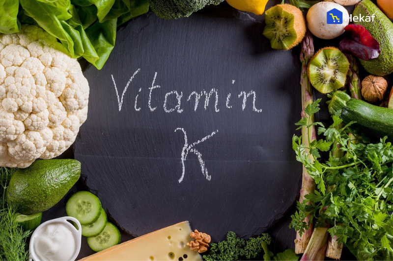 Vitamin K có vai trò quan trọng trong việc hấp thụ và sử dụng canxi để xây dựng và duy trì xương khỏe mạnh
