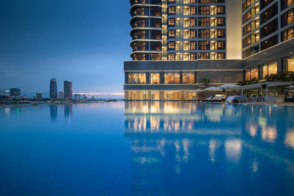 Meliá Vinpearl Danang Riverfront