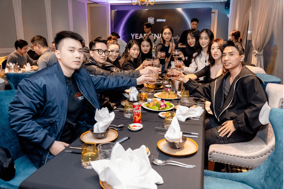 TẠI SAO CẦN TỔ CHỨC YEAR END PARTY?