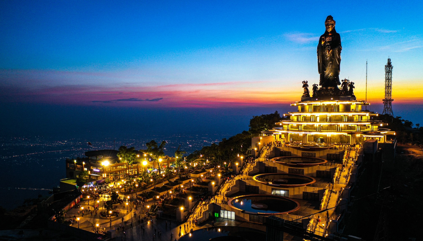 TOUR DU LỊCH HÒA BÌNH - CẦN THƠ - CÀ MAU - ĐẤT MŨI -MIẾU BÀ CHÚA XỨ - RỪNG TRÀM TRÀ SƯ - TÂY NINH - THÀNH PHỐ HỒ CHÍ MINH 5 NGÀY 4 ĐÊM