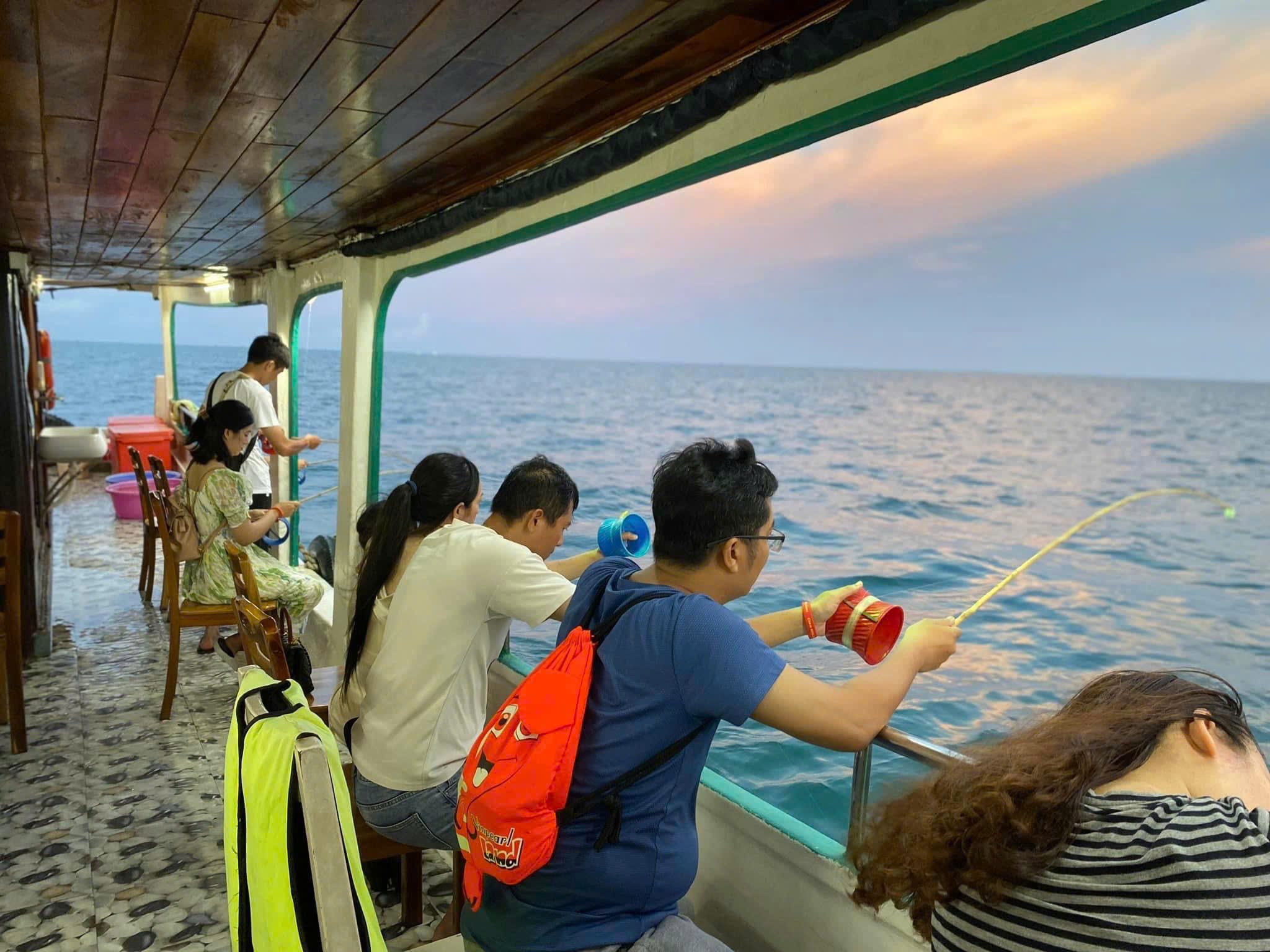 TOUR CÂU MỰC ĐÊM PHÚ QUỐC
