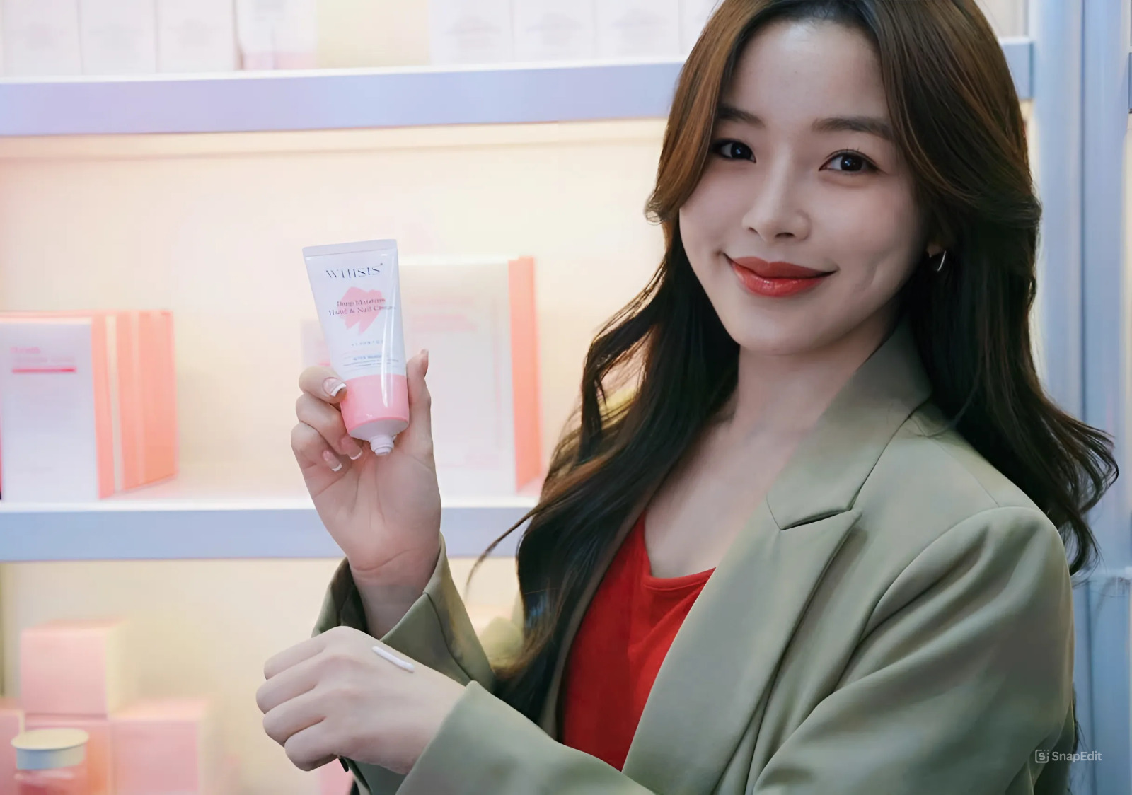 Sử dụng kem dưỡng da mặt cho da tay – Tiết kiệm, kinh tế, hay một bước “thụt lùi” trong chăm sóc da