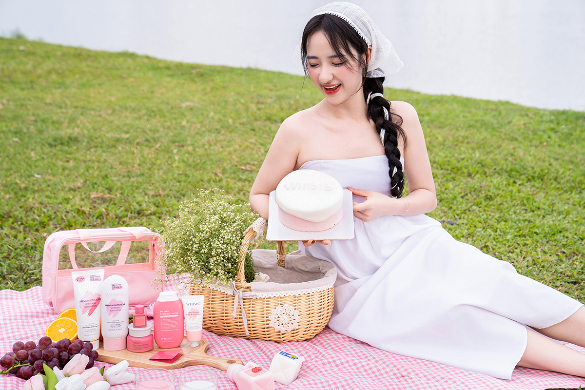 Bộ sản phẩm chăm sóc body nhà WHISIS hiện đang rất được yêu thích nhờ khả năng