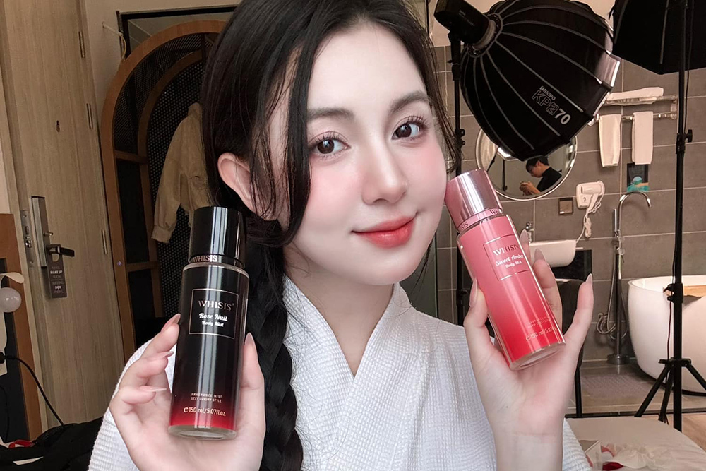 Xịt thơm Body Mist Whisis – Làn hương tươi mát cho cả ngày dài