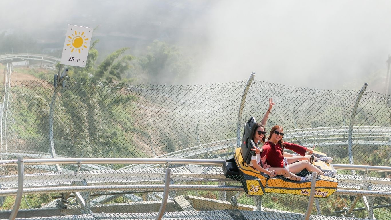 Alpine Coaster Ride – Sun World Fansipan Legend, Sa Pa