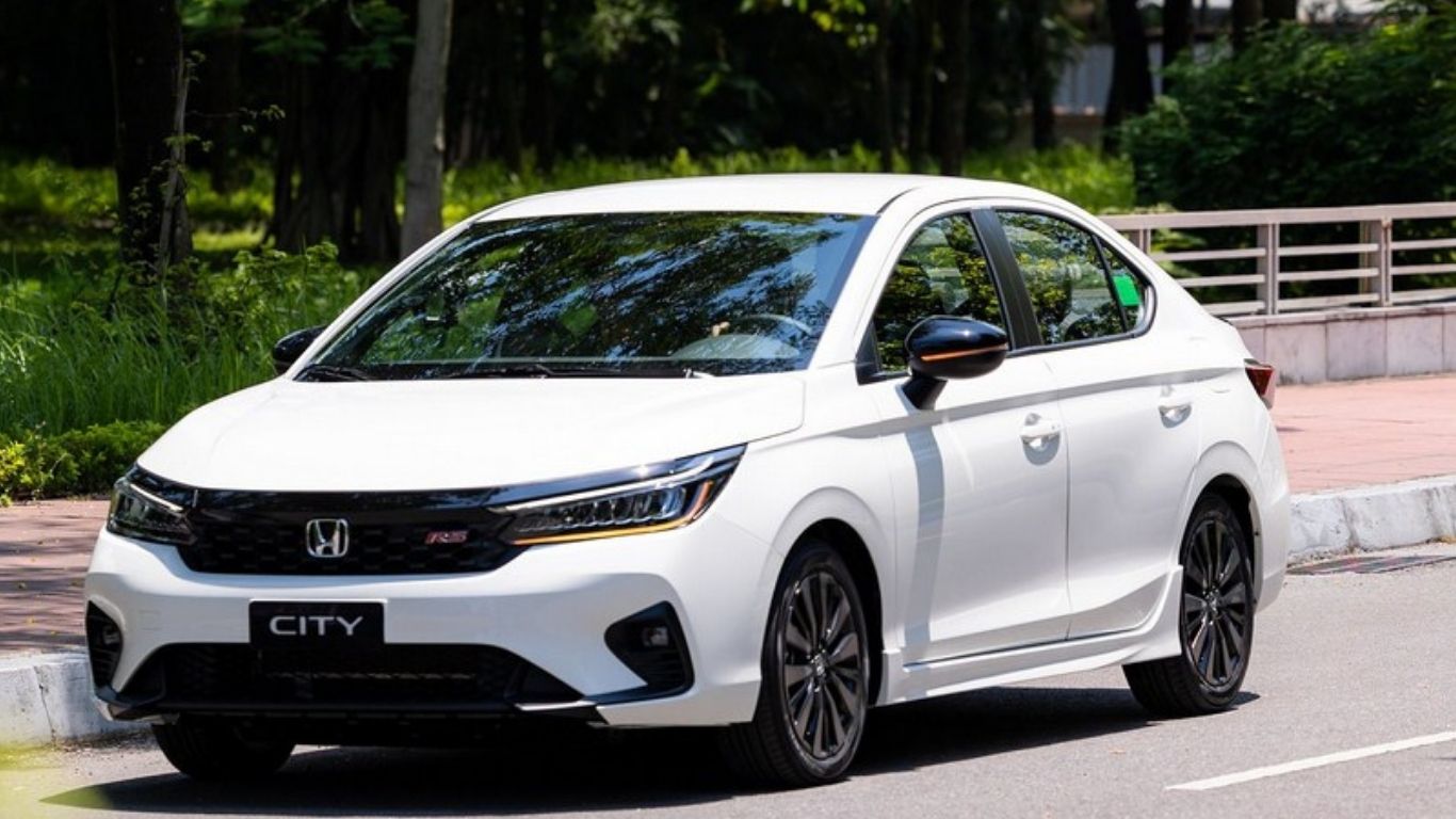 Private Car Rental Service in Hanoi (4-Seater)