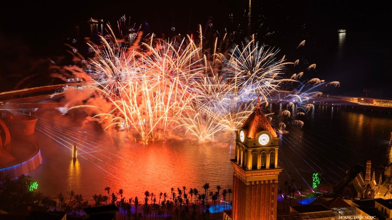 Symphony of the Sea (SOTS) Show Ticket at Sun World Hon Thom