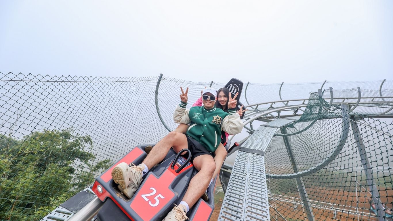 Alpine Coaster Ride – Sun World Fansipan Legend, Sa Pa