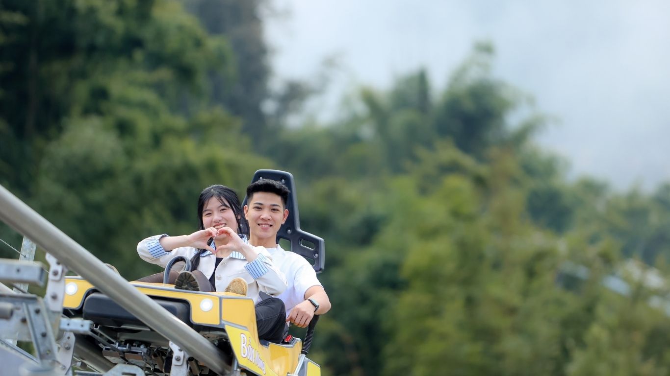 Alpine Coaster Ride – Sun World Fansipan Legend, Sa Pa