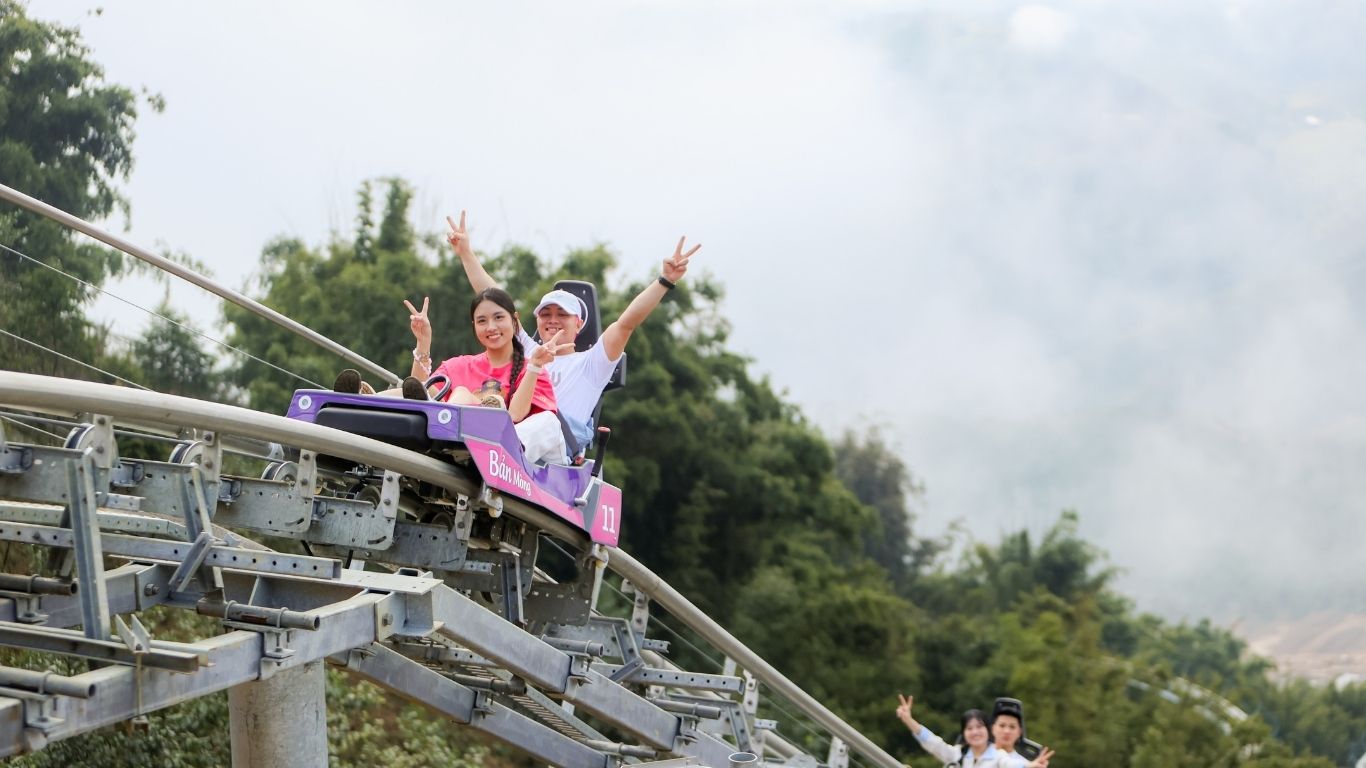 Alpine Coaster Ride – Sun World Fansipan Legend, Sa Pa
