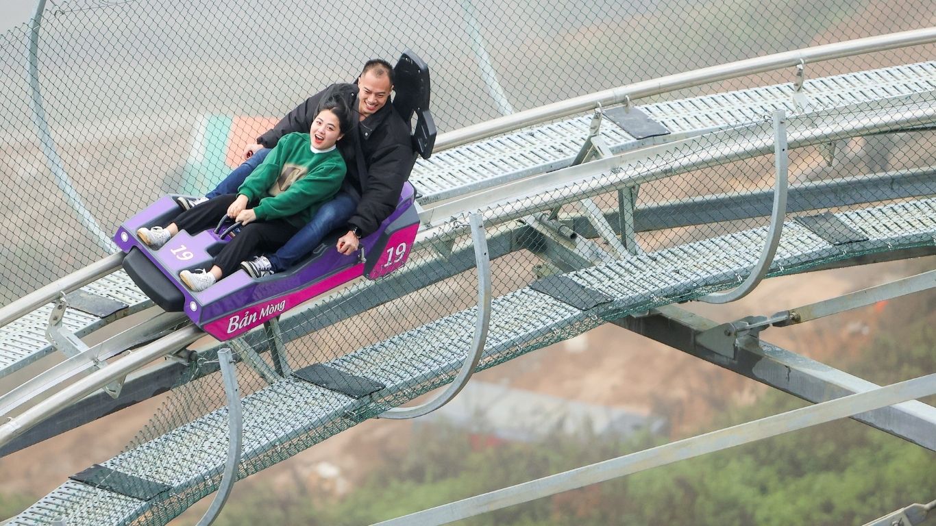 Alpine Coaster Ride – Sun World Fansipan Legend, Sa Pa