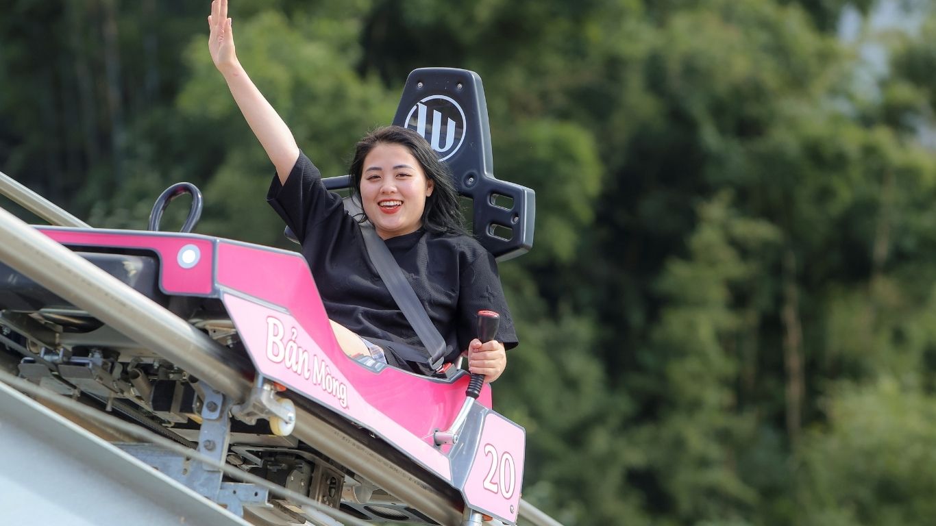 Alpine Coaster Ride – Sun World Fansipan Legend, Sa Pa