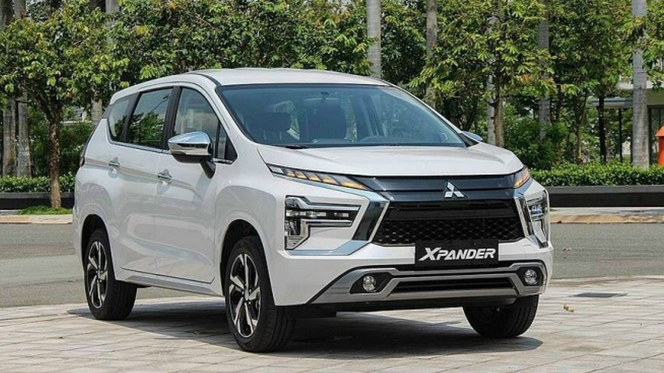 Private Car Rental Service in Hanoi (7-Seater)
