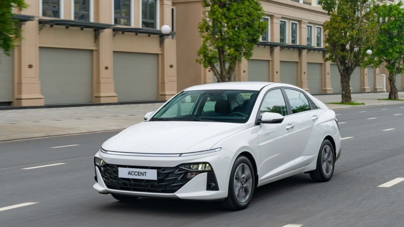Private Car Rental Service in Hanoi (4-Seater)