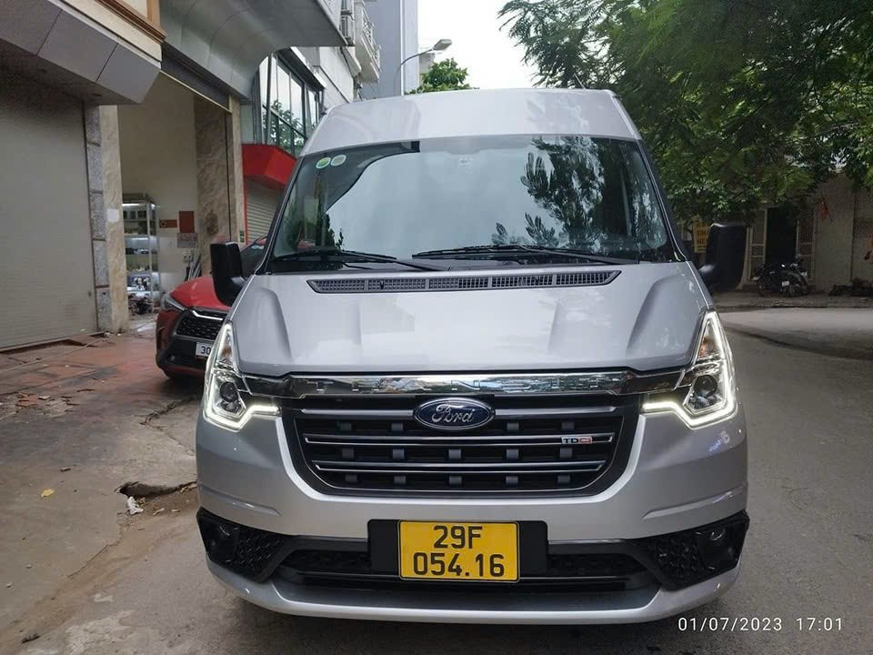 16-Seater Private Car Services