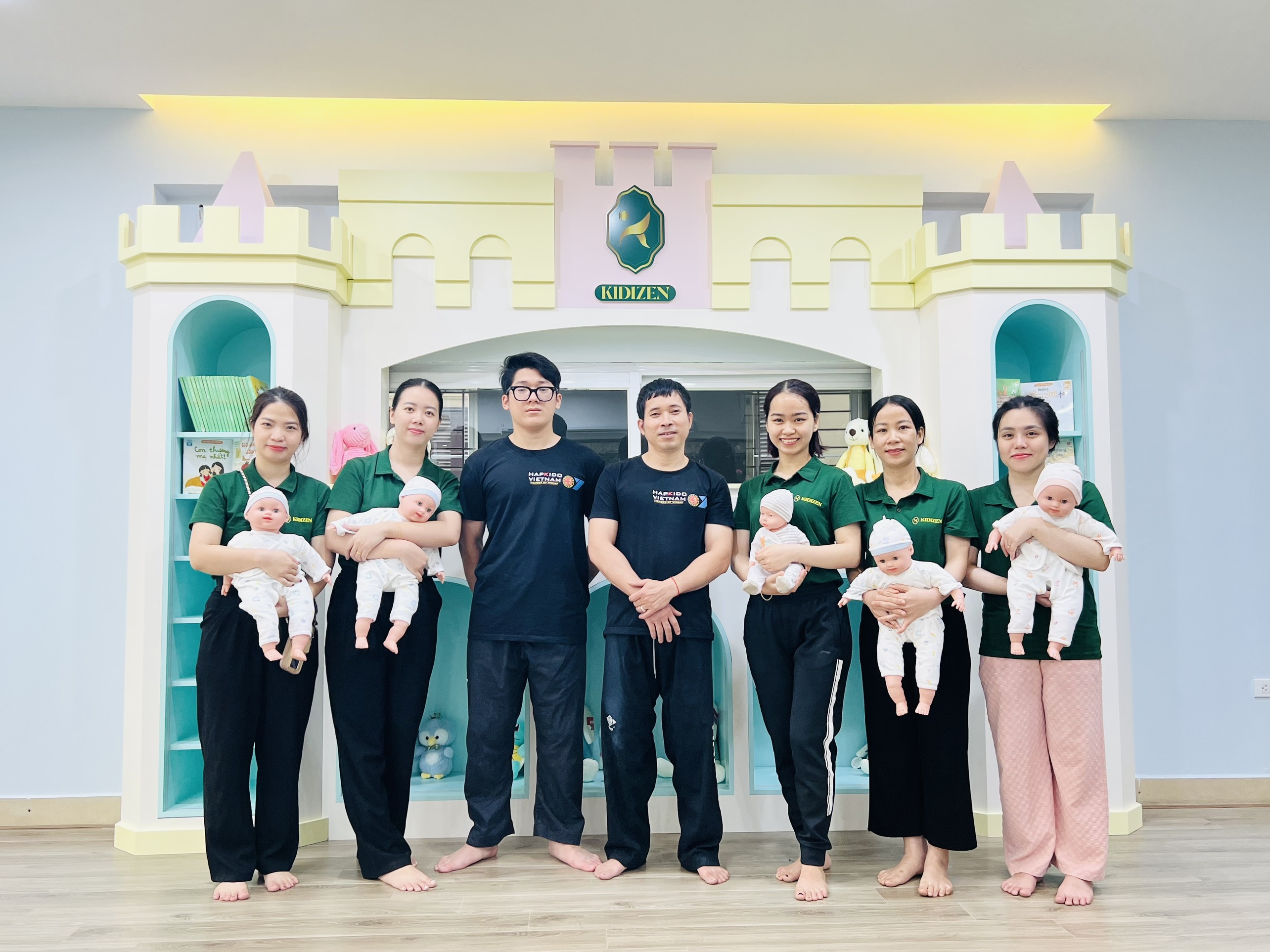 Lớp học huấn luyện kỹ năng bảo vệ em bé cho các bảo mẫu Kidizen