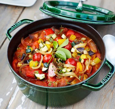 Chọn nồi gang Staub để nấu ngon như đầu bếp Pháp