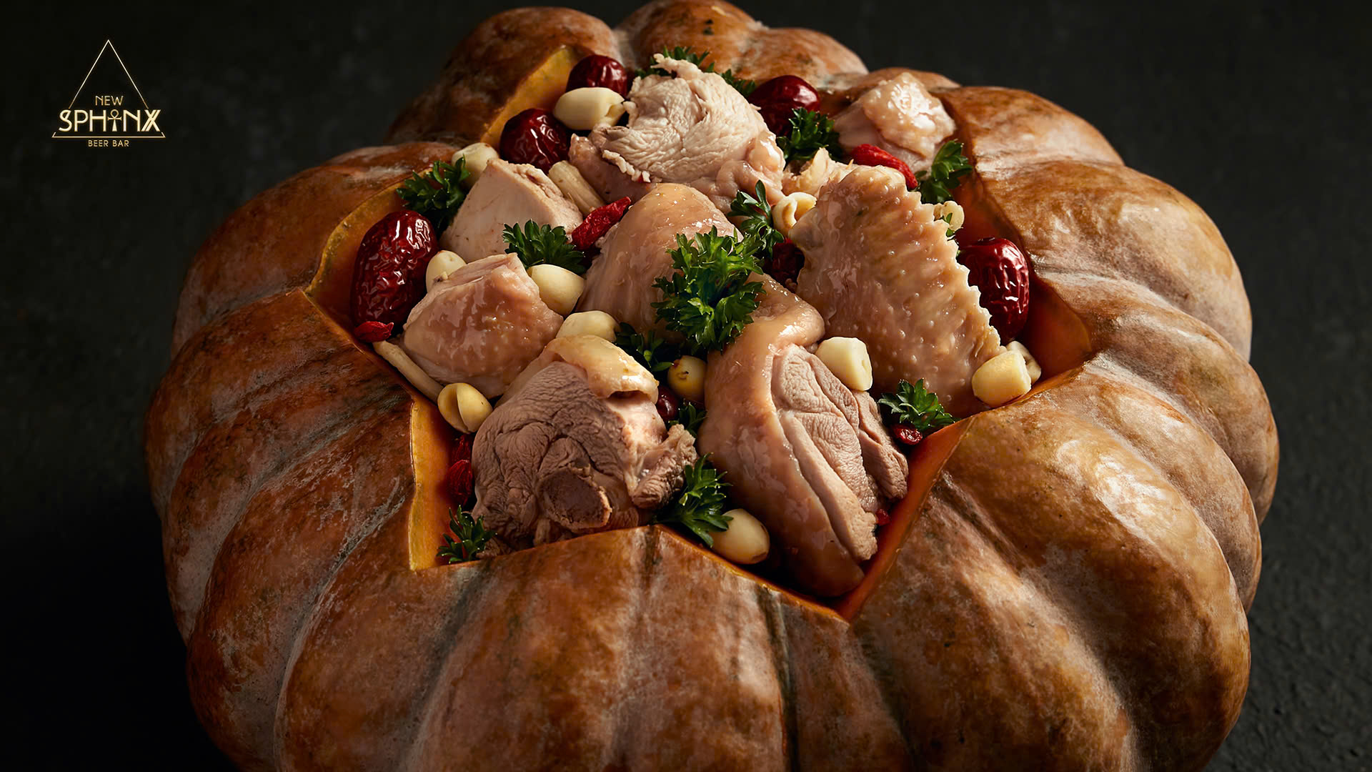 Gà ri hầm bí đỏ