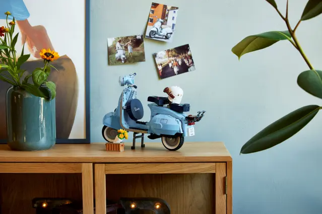 Đồ chơi xếp hình Vespa 125