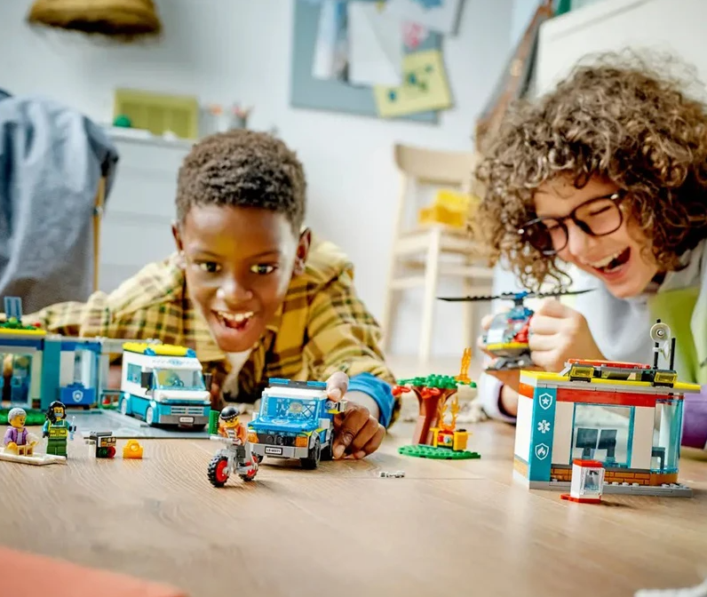 Đồ chơi xếp hình TRỤ SỞ CỨU HỘ KHẨN CẤP_8012