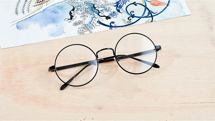 Hướng dẫn cách lau mắt kính đúng cách, sạch và đơn giản tại nhà