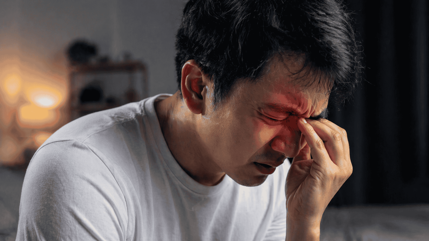 Đau đầu theo cụm thường đau dữ dội ở vùng quanh mắt