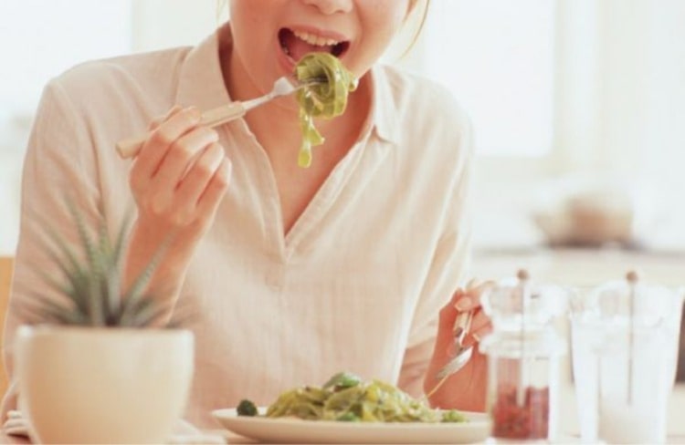 Vòng 1 ảnh hưởng bởi nhiều yếu tố, trong đó có chế độ dinh dưỡng