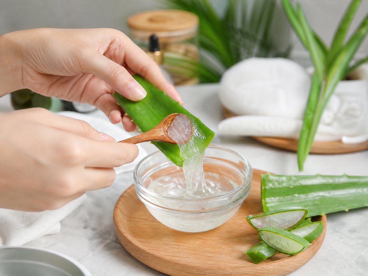 Dưỡng da bằng mặt nạ nha đam tại nhà