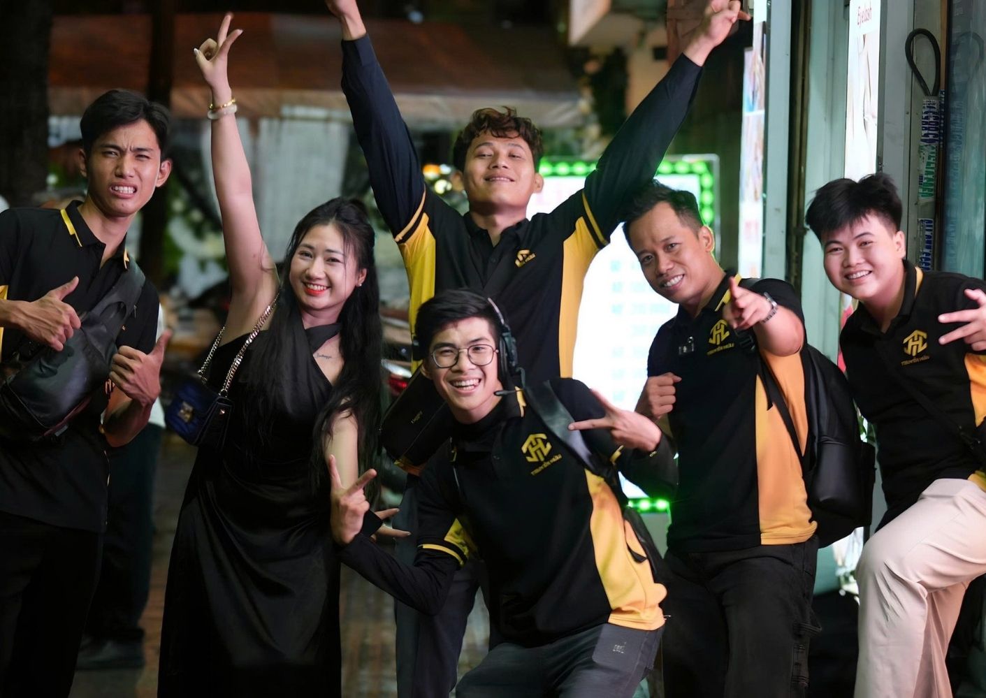 CÔNG TY TNHH THƯƠNG MẠI DỊCH VỤ TRUYỀN HỮU