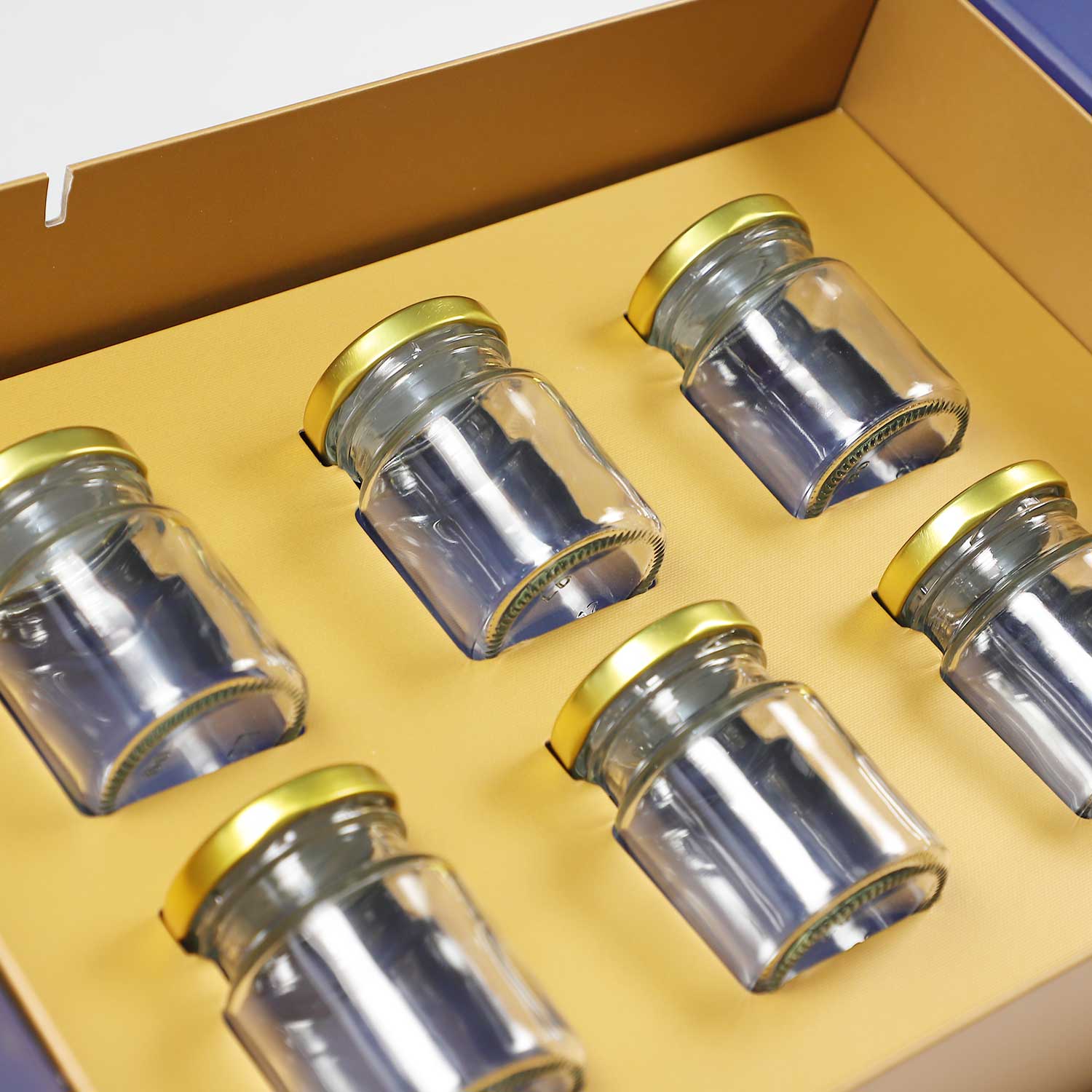 Khay định hình tại Hà Phương