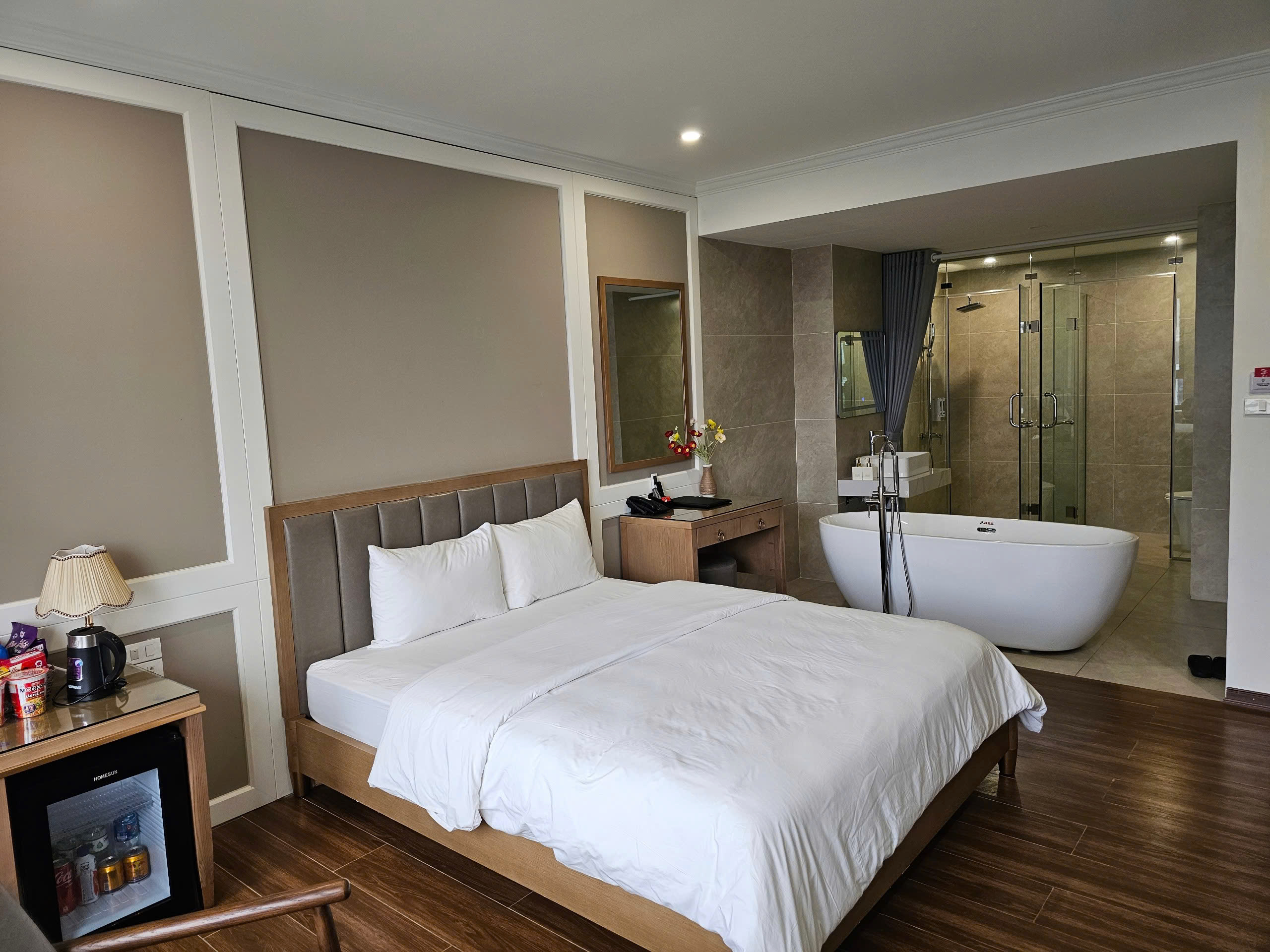 khach-san-tai-ha-noi