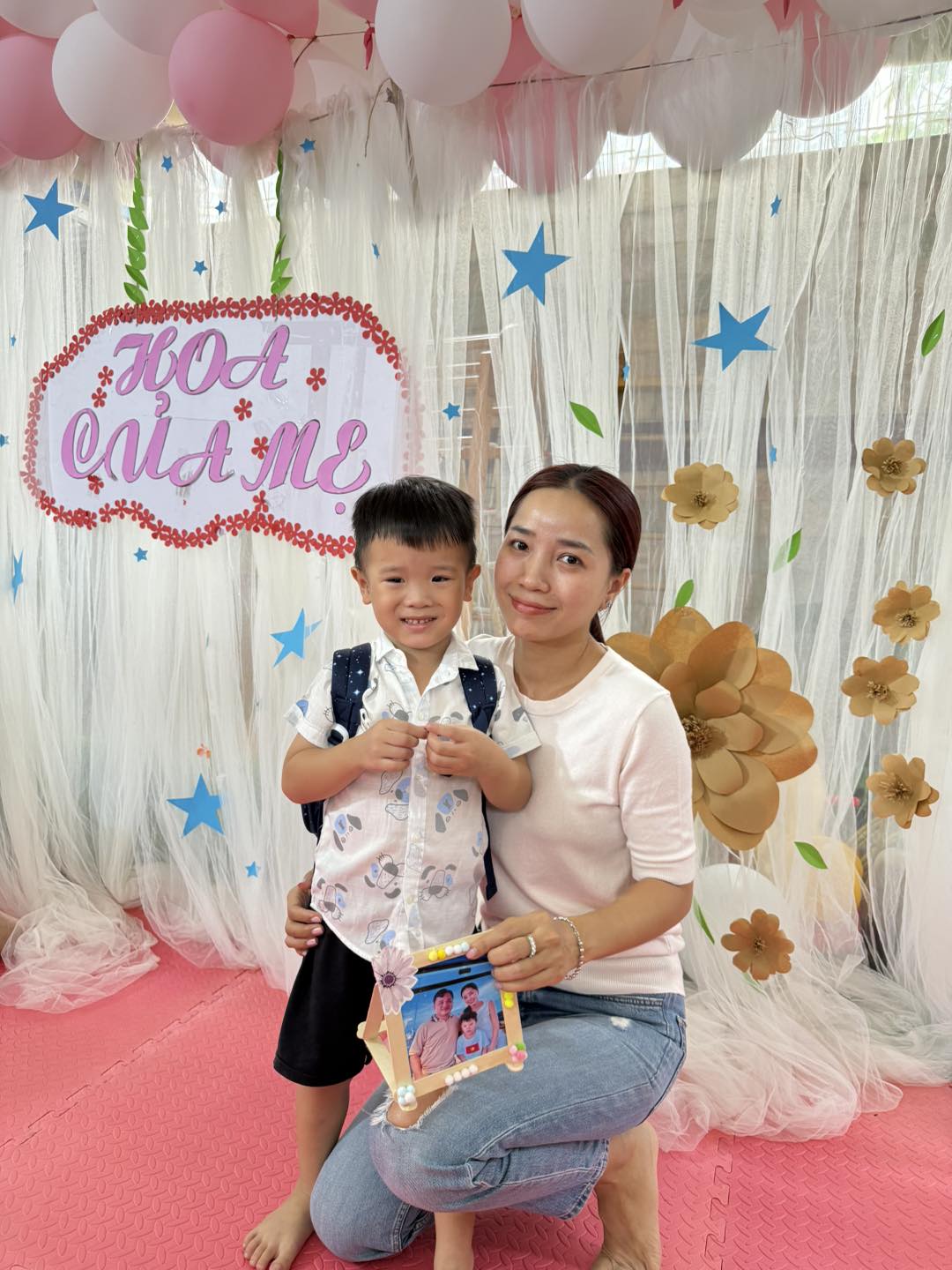 Mùa Hè Khép Lại Trong Hương Sắc Hoa Của Mẹ