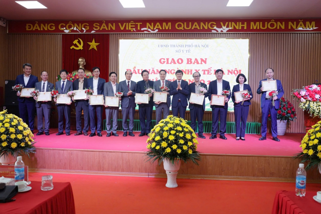 XUÂN MỚI - TẦM NHÌN MỚI - QUYẾT TÂM MỚI CỦA NGHÀNH Y TẾ HÀ NỘI