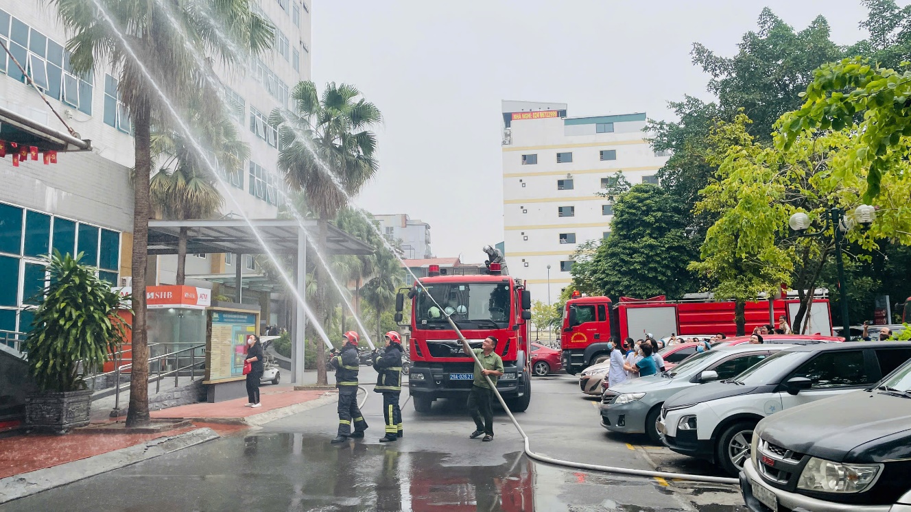 🚒🔥 BỆNH VIỆN THANH NHÀN TỔ CHỨC TẬP HUẤN PHÒNG CHÁY, CHỮA CHÁY CHO CÁN BỘ, NHÂN VIÊN Y TẾ 🔥🚒