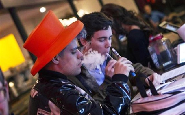 Tây Ban Nha triển khai tham vấn cộng đồng về việc cấm Vape có hương vị