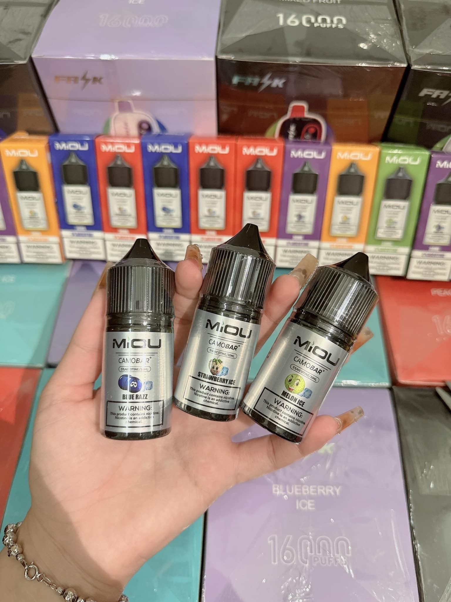 Đánh giá chi tiết và review chai juice MiOU Camobar Saltnic (30ml / 50mg)