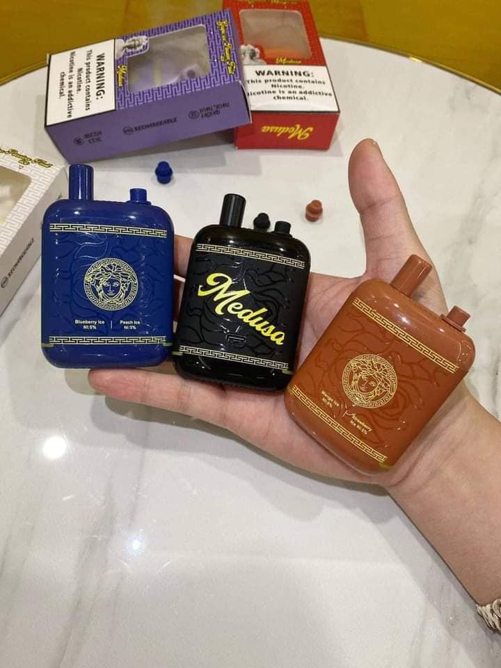 Review chi tiết pod 1 lần Medusa Plus 16000 Hơi (50mg)