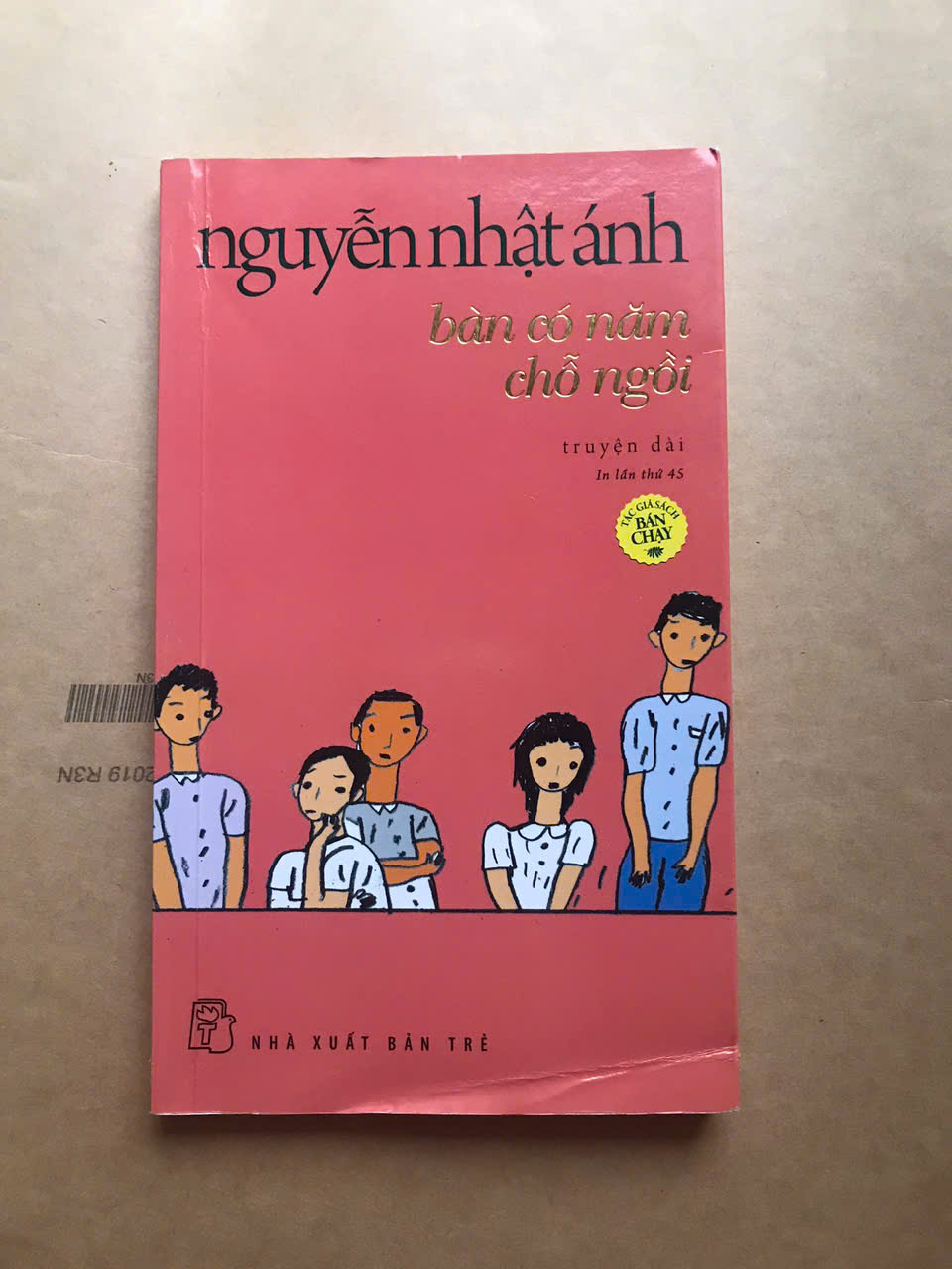 Bàn Có Năm Chỗ Ngồi