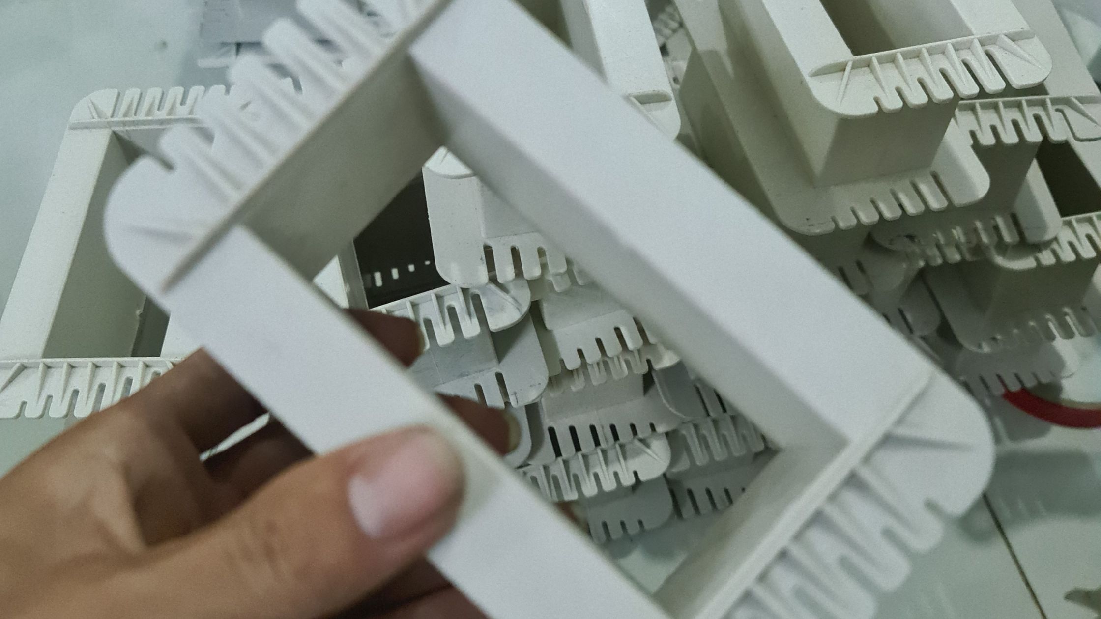 Tăng Tốc Quấn Biến Áp Nhờ 3 Mẹo Đơn Giản Với Khuôn Nhựa