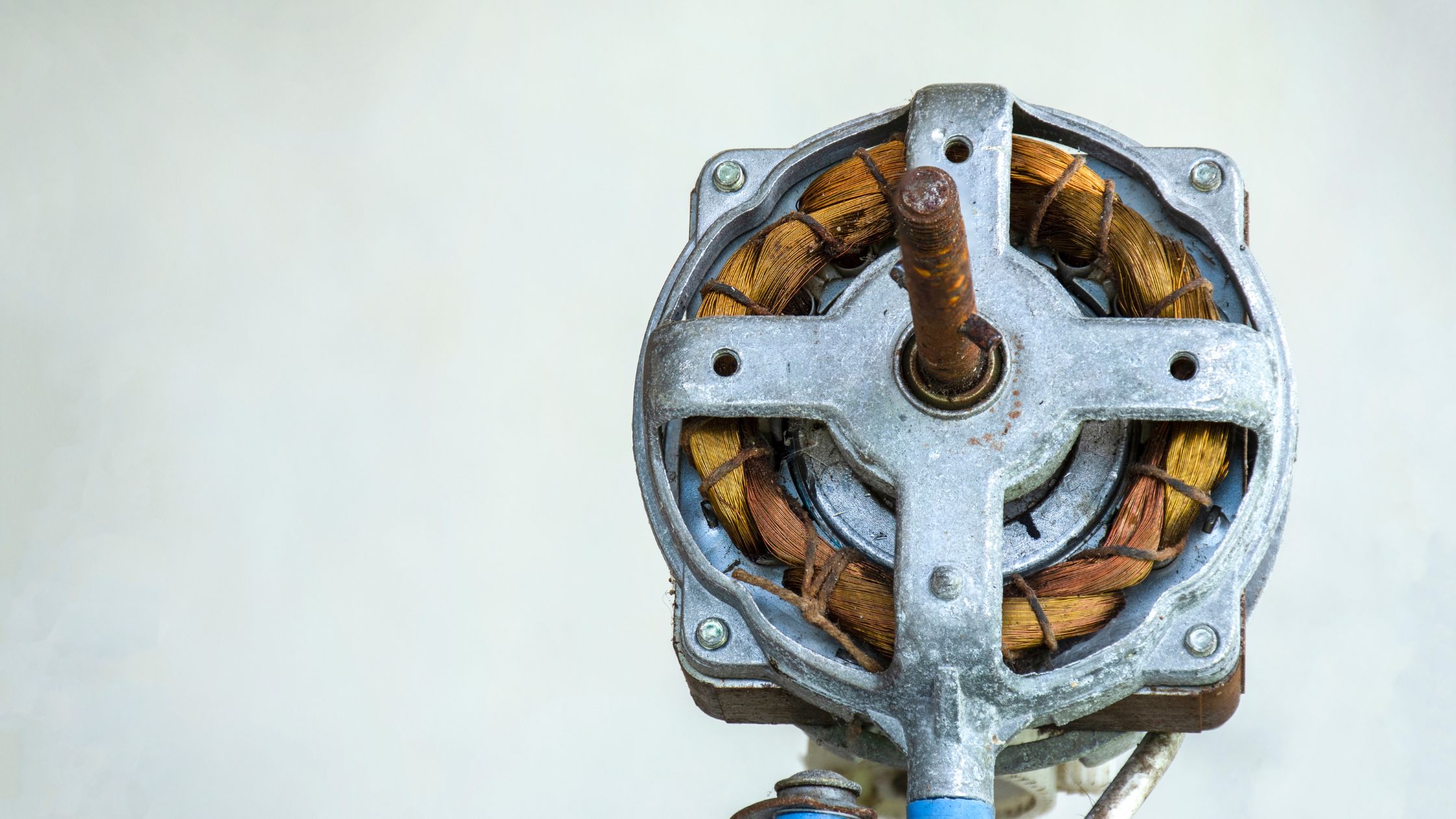 Làm Sao Biết Quạt Bị Hư Tụ Hay Hư Stator? – Cách Kiểm Nhanh Không Cần Tháo Cả Máy!