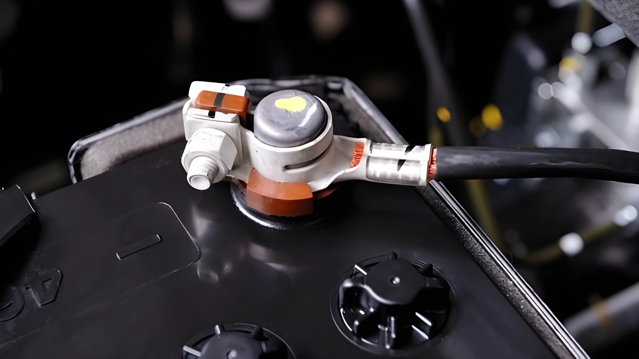 Bộ Phụ Kiện Ắc Quy Không Thể Thiếu – Giúp Bạn Lái Xe An Toàn & Tiết Kiệm!