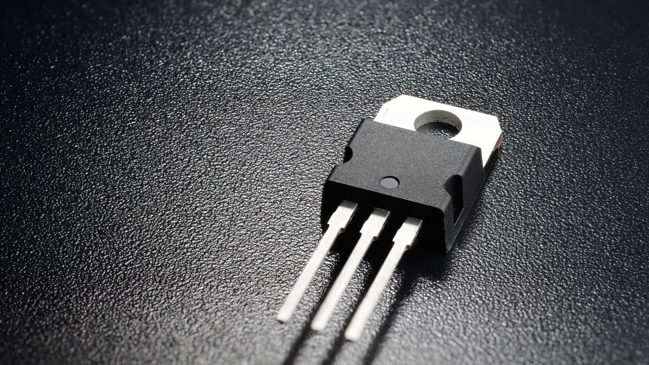Tôi từng bỏ ngành điện tử vì không đọc nổi mã transistor… cho đến khi biết điều này